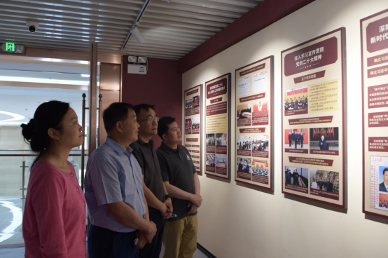 省发展改革委离退休干部工作处开展主题党日活动