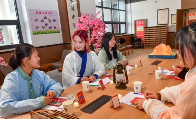 双节”期间 ，洛阳市群众文化活动丰富多彩