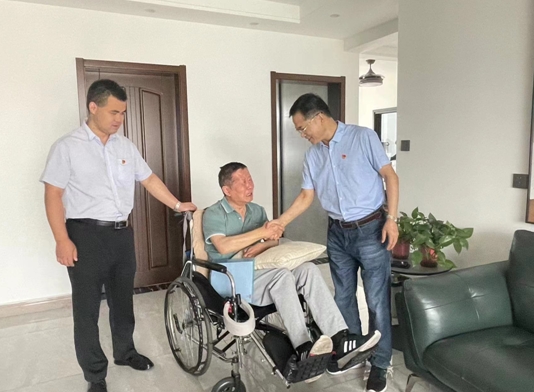 省科教中心党支部开展“七一”走访慰问困难党员活动