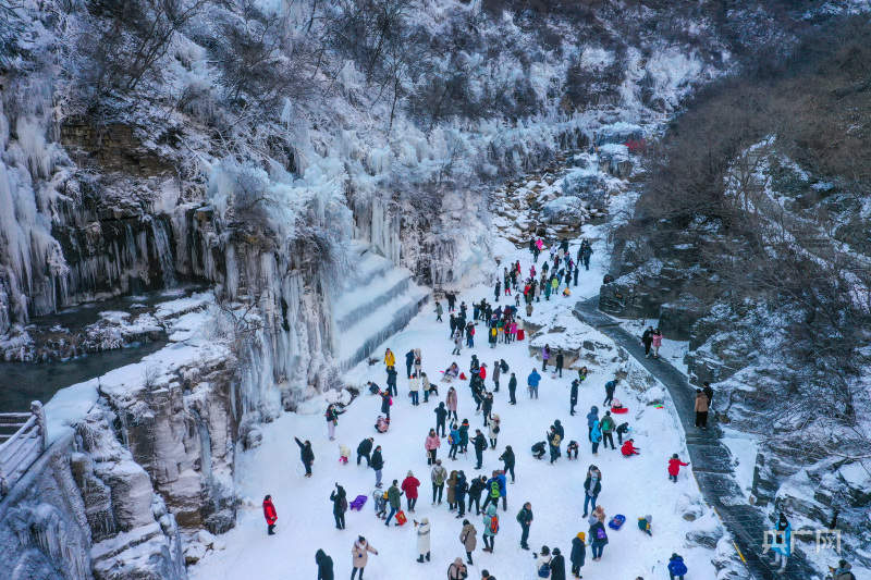 《人民日报》河南云台山迎来2022首场大雪 银装素裹似仙境