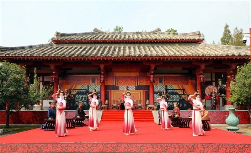 芒砀山与全国游客欢度国庆
