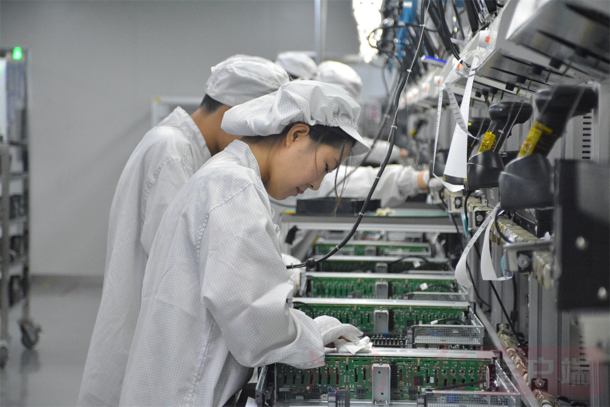 富士康深耕河南14年,大省与大企的"双向奔赴"-媒体关注-郑州航空港