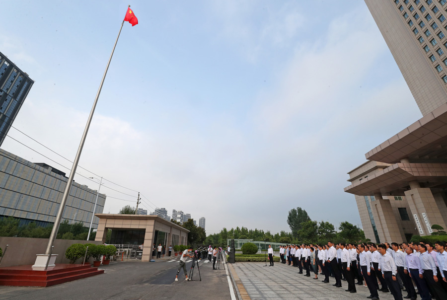  省卫生健康委庆祝第三届“中国医师节 ” 举行升国旗仪式 加强爱国主义教育