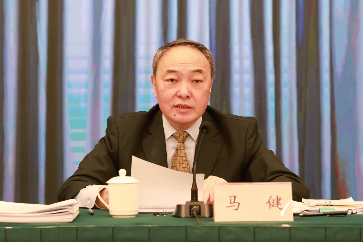 增强信心 干字当头 迎难而上 全力以赴打好“十四五”收官战 ——全省发展和改革工作会议在郑州召开