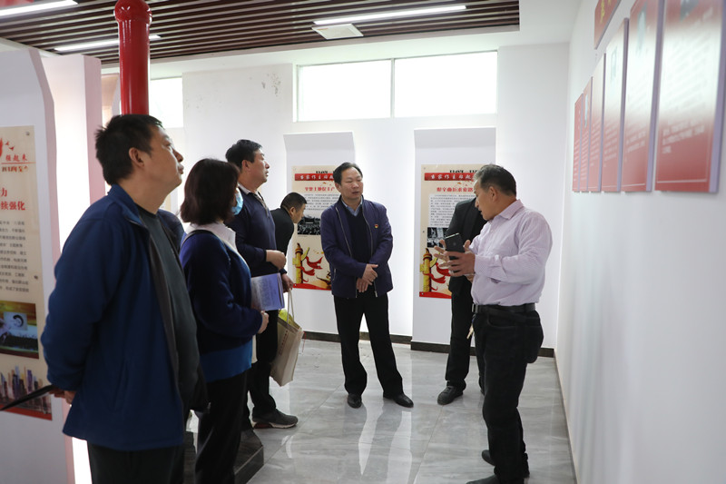 新郑市文广旅体局组织党员干部赴潩水寨红色教育基地参观学习