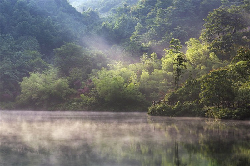 新县：连康山水有真意 溪如玉带绕青山