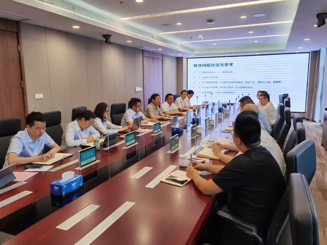 交通银行河南省分行副行长单继东到中原再担保集团座谈交流