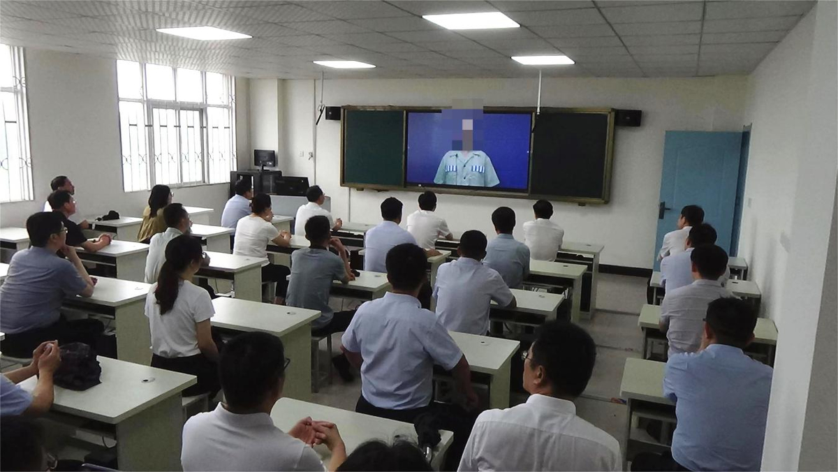 省委教育工委、省教育厅赴新郑监狱开展现场警示教育