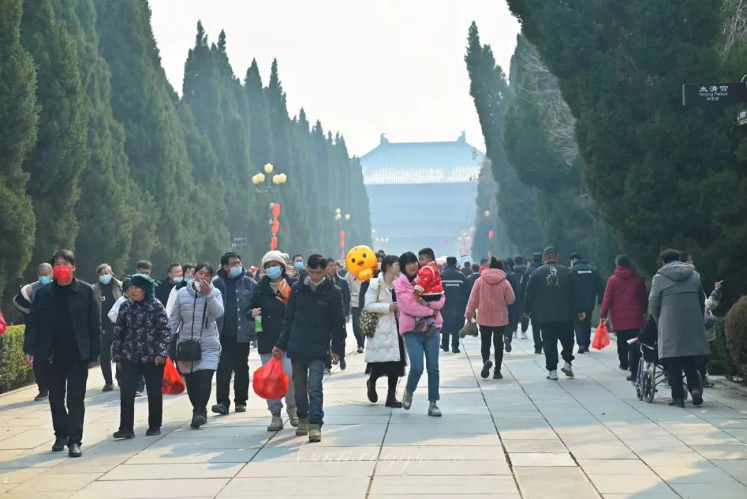 鹿邑：春节期间 老子故里景区游客爆棚 