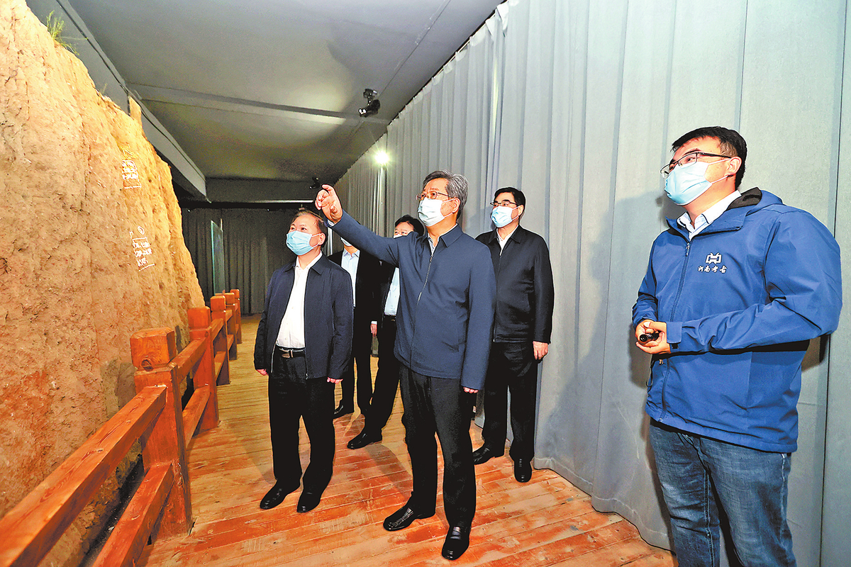 楼阳生在三门峡市调研时强调 坚定文化自信 坚持创新驱动 实现资源型城市向创新型城市蝶变