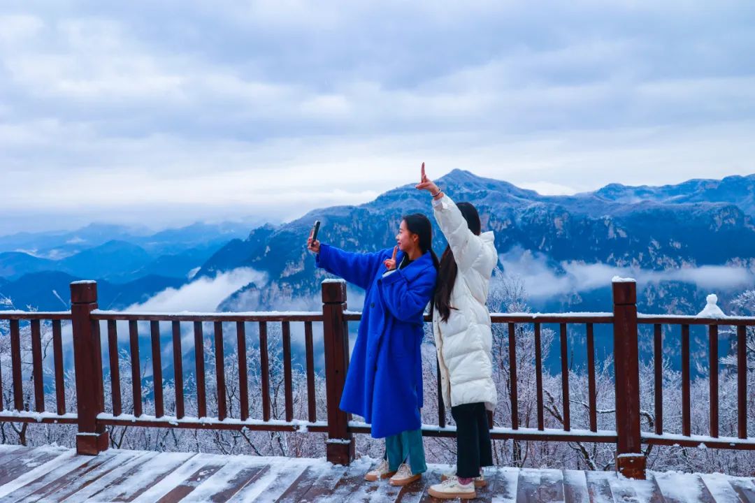 行走河南·读懂中国 | 雪后云台山惊现雾凇奇景