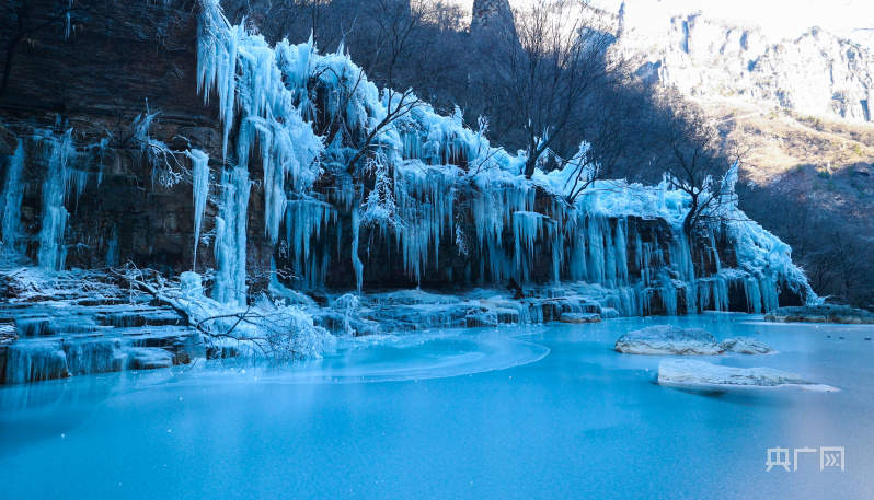 《人民日报》河南云台山迎来2022首场大雪 银装素裹似仙境