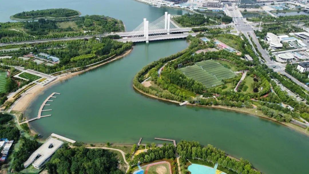 行走河南·读懂中国丨北龙湖的夏天 美成一道风景线