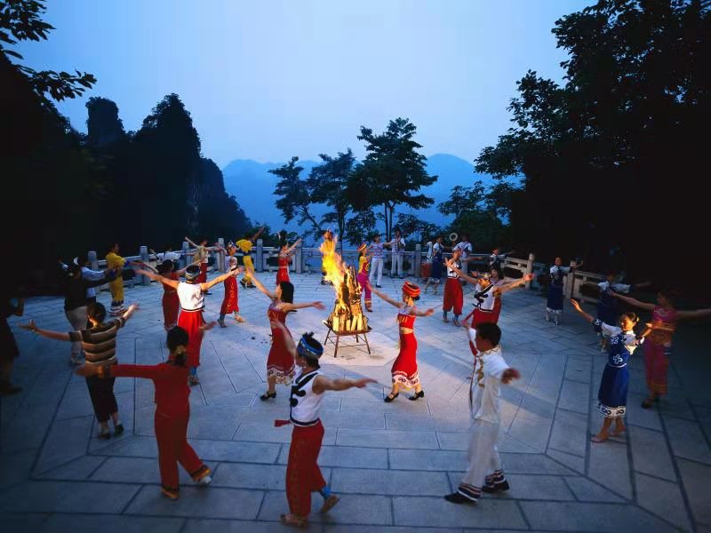 《河南日报客户端》“热干面”与“胡辣汤”同日尝 豫鄂联手承包你的“周末”