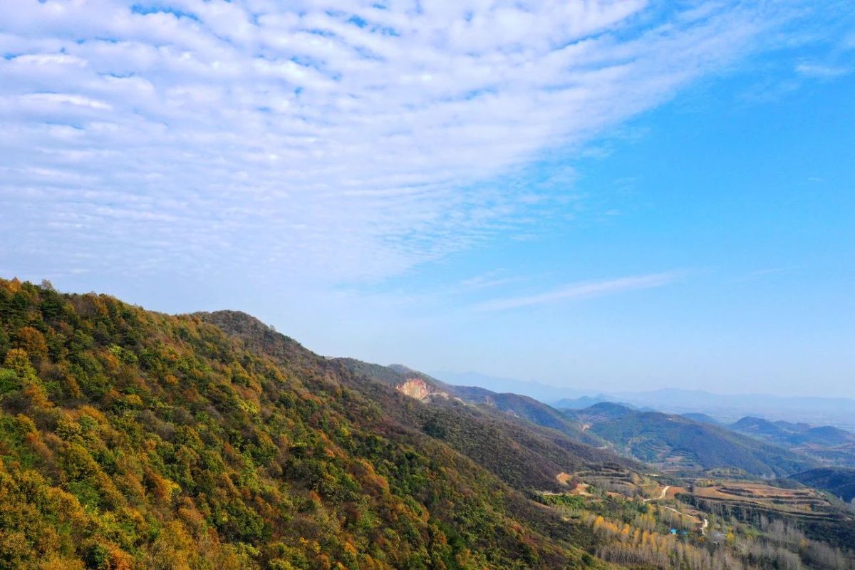 泌阳：初冬白云山美景如画