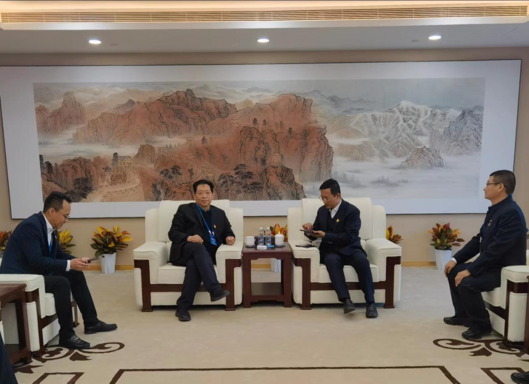 河南国控集团党委书记董事长陈文杰应邀出席中交一公局集团改革发展六