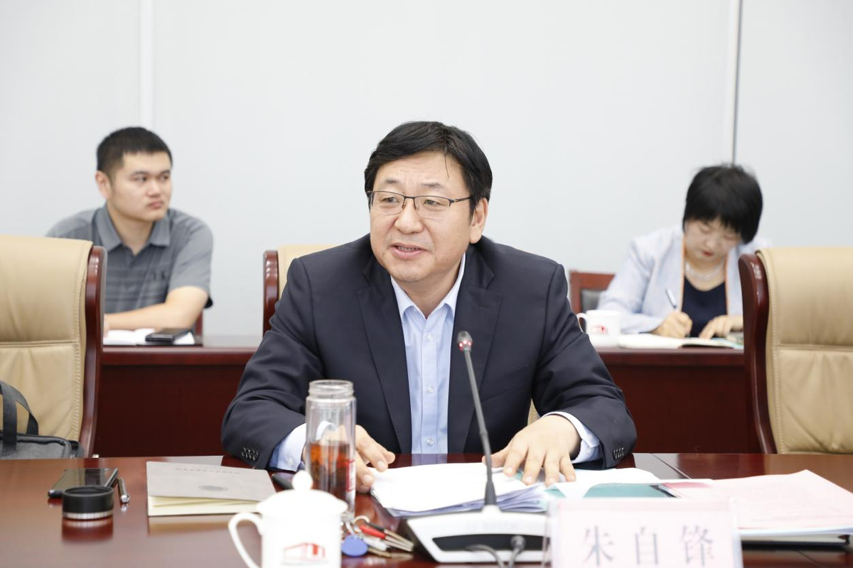教育部宣传教育中心主任黄兴胜一行在河南调研教育宣传工作