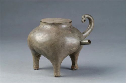 信阳博物馆九件精品文物参展“融汇四方 光耀江淮——群舒文化展”