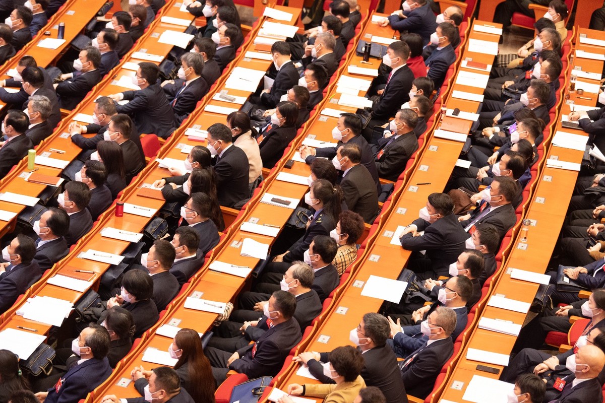 2nd Plenary Meeting of 1st Session of14th Henan Provincial People's Congress Held