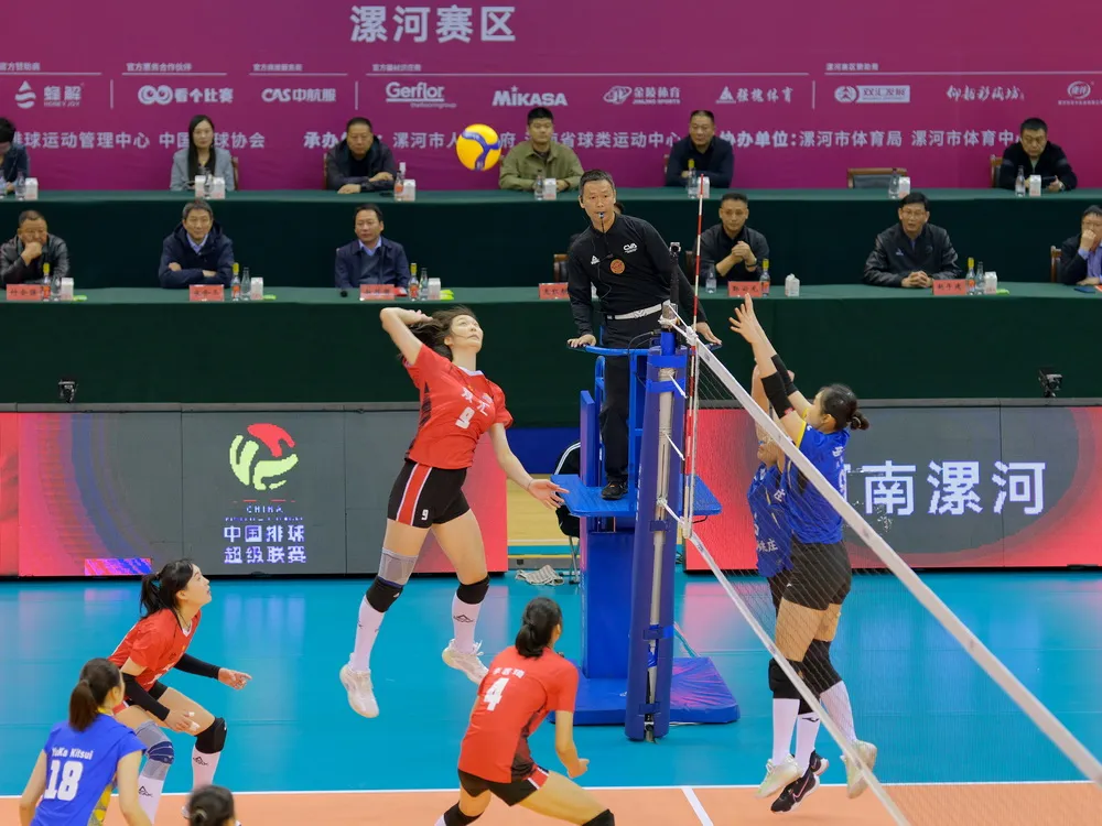 中国排球超级联赛：河南女排豪取九连胜！