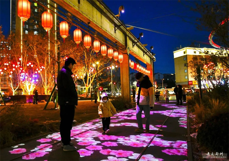 挂彩灯，亮夜景！郑州街头年味浓