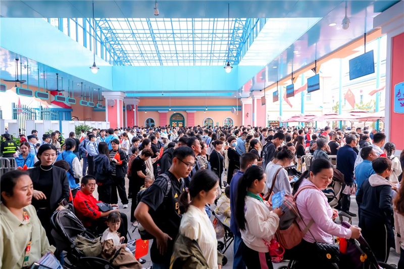 李延庆副厅长参加郑州海昌海洋旅游度假区开园仪式