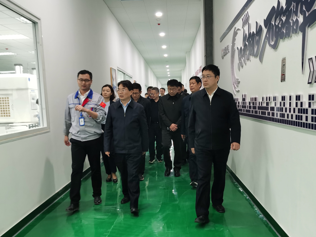 李翔带队赴洛阳等地开展电子信息产业专题调研