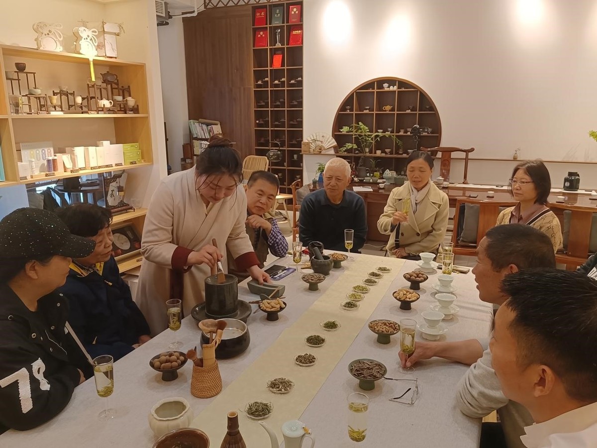 开封：军休老年大学茶艺培训班开班
