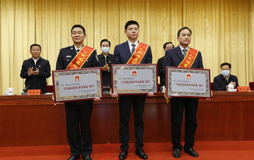 省教育厅基础教育处荣获第四届全省“人民满意的公务员集体”称号