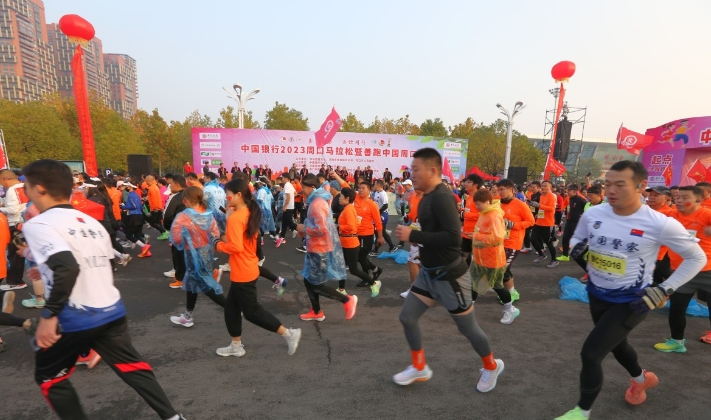 用脚步丈量城市魅力！1.6万余人开启“周马之旅”
