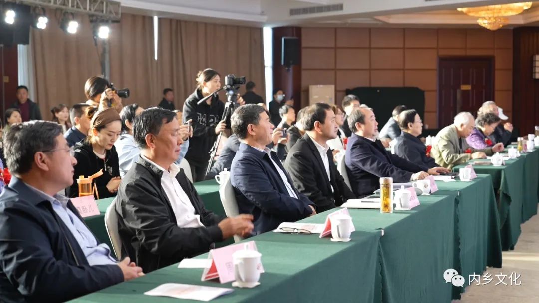 内乡：中国第20届“华文青年诗人奖”暨“菊乡书声”诗歌文化节举行