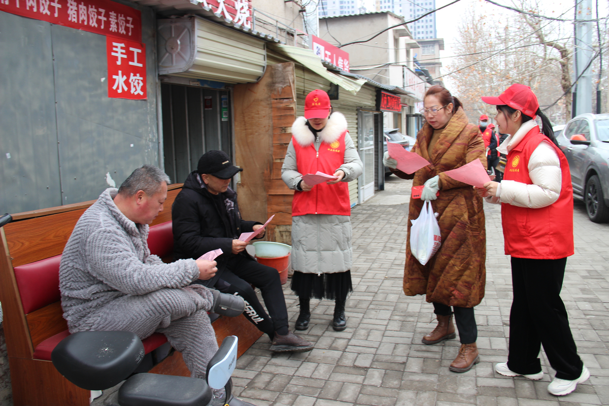 许昌市审计局开展帮扶老旧小区楼院创建志愿服务活动