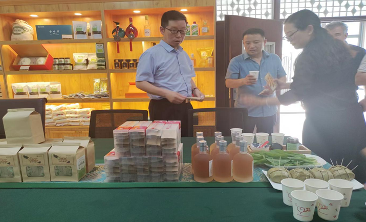 杨玉璞赴金水区调研农业品牌建设