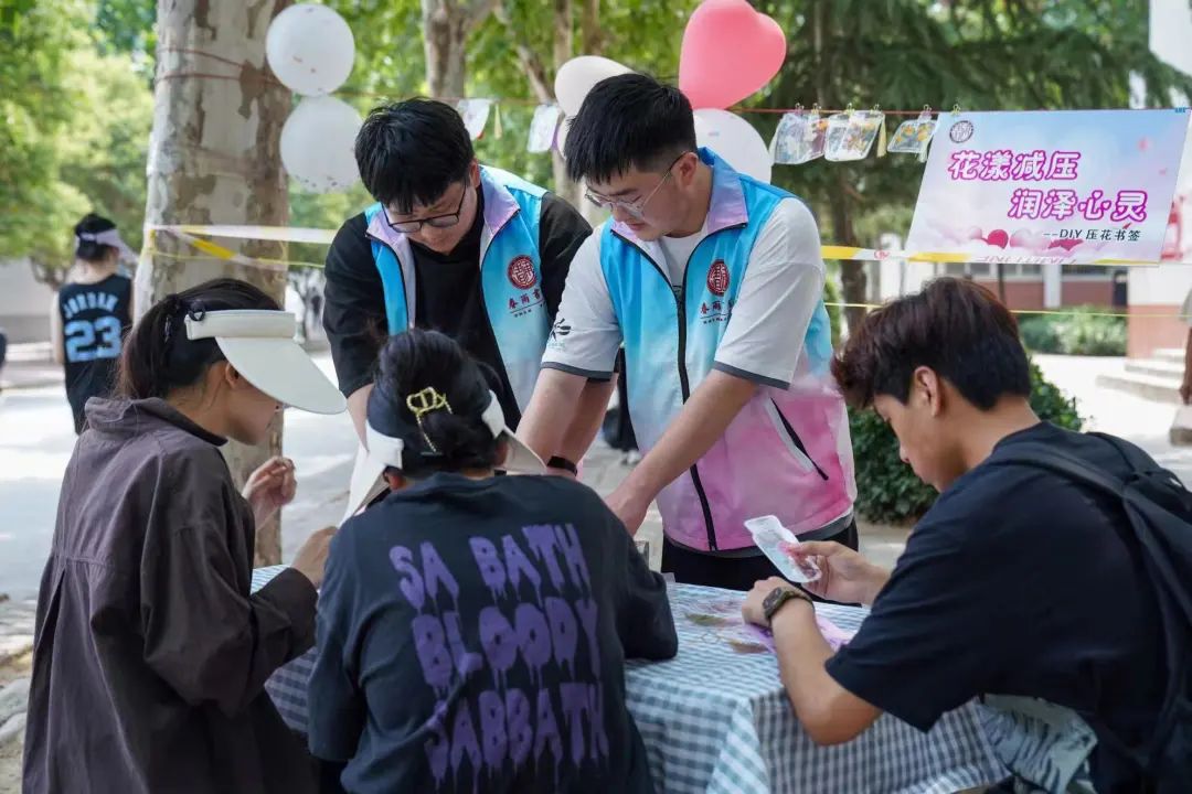 郑州科技学院：“四结合三工程二机制”探索“一站式〞学生社区基层党建新模式